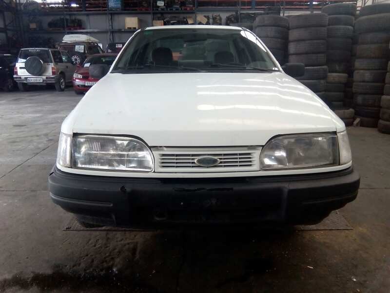 ford sierra berlina del año 1990
