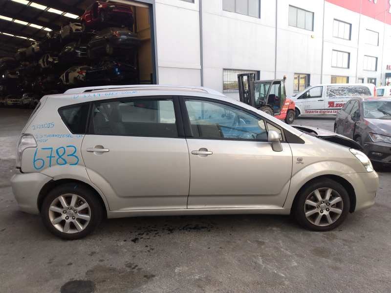 toyota corolla verso (r1) del año 2005