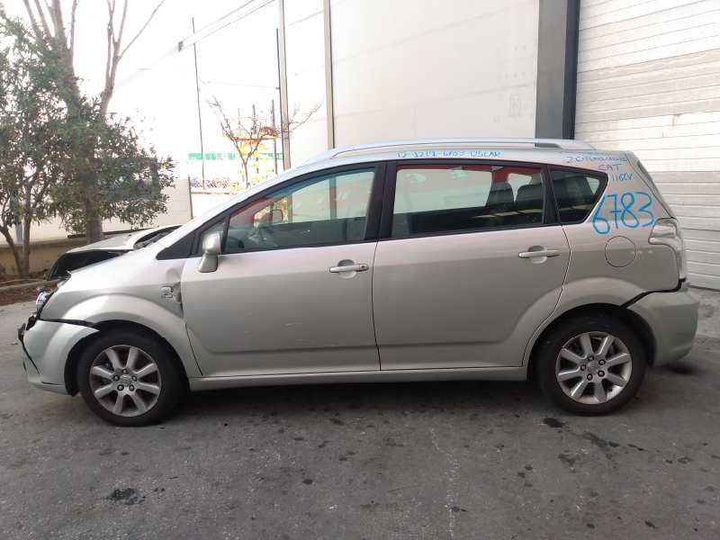 toyota corolla verso (r1) del año 2005
