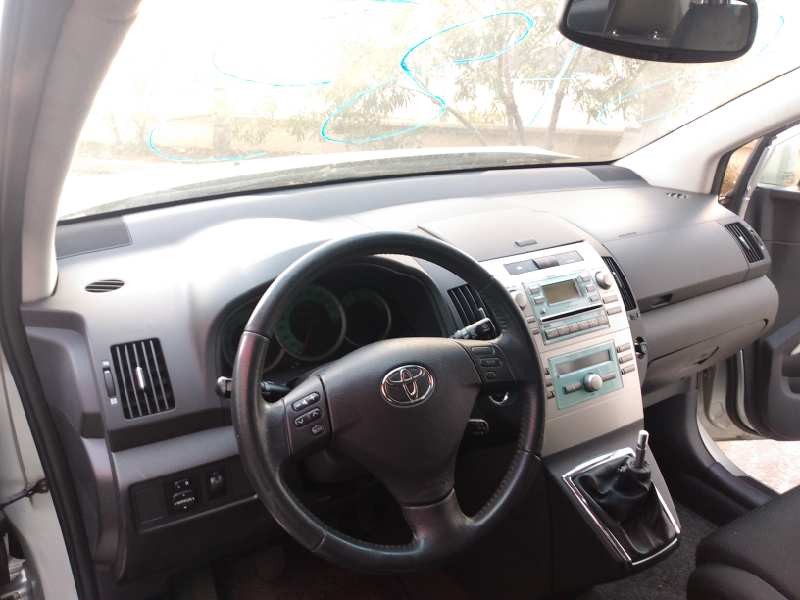 toyota corolla verso (r1) del año 2005