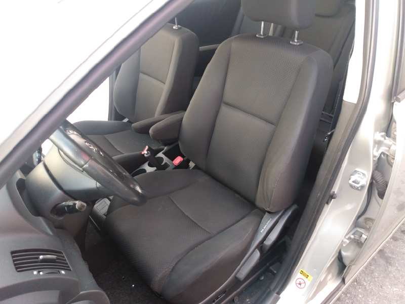 toyota corolla verso (r1) del año 2005