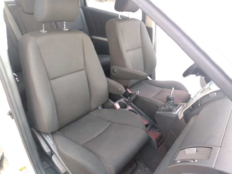 toyota corolla verso (r1) del año 2005