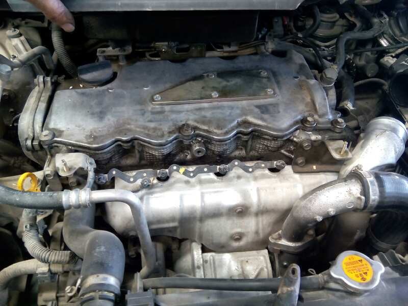 nissan almera tino (v10m) del año 2001