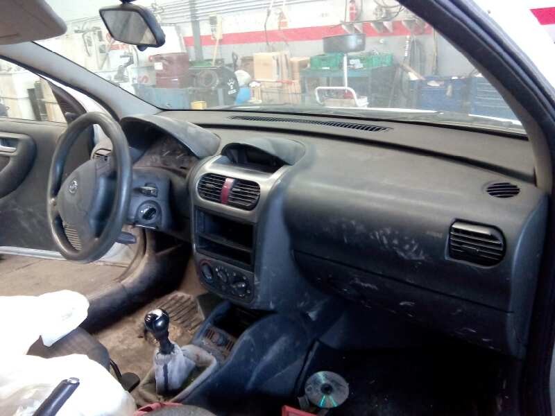 opel corsa c del año 2003