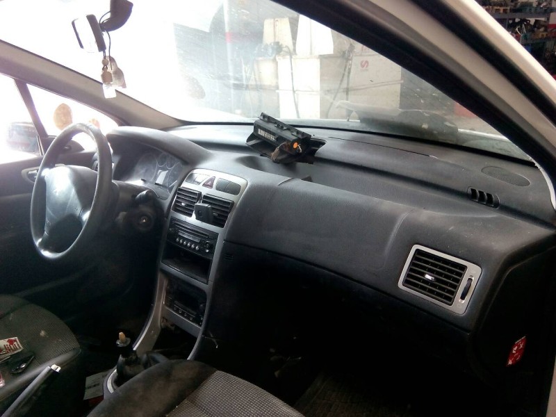 peugeot 307 berlina (s2) del año 2005