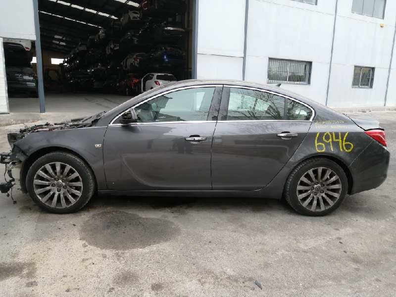 opel insignia berlina del año 2010