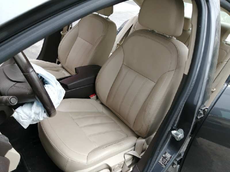 opel insignia berlina del año 2010