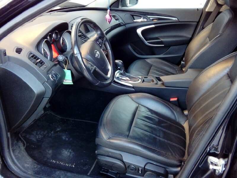 opel insignia berlina del año 2011