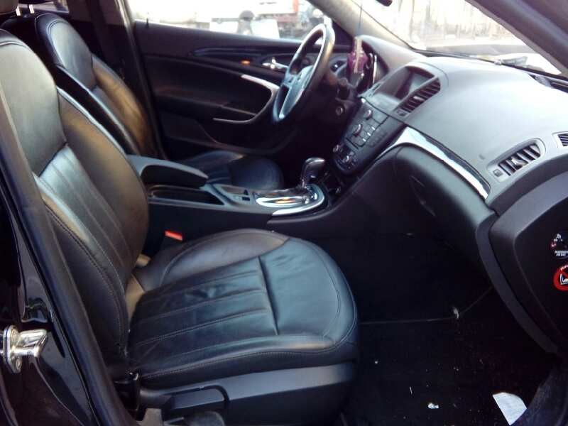 opel insignia berlina del año 2011