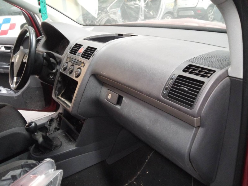 volkswagen touran (1t2) del año 2010