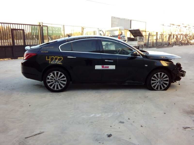 opel insignia berlina del año 2011