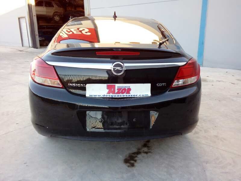 opel insignia berlina del año 2011