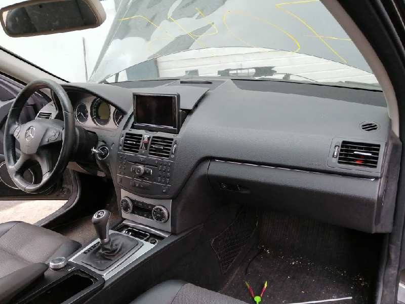 mercedes-benz clase c (w204) berlina del año 2008