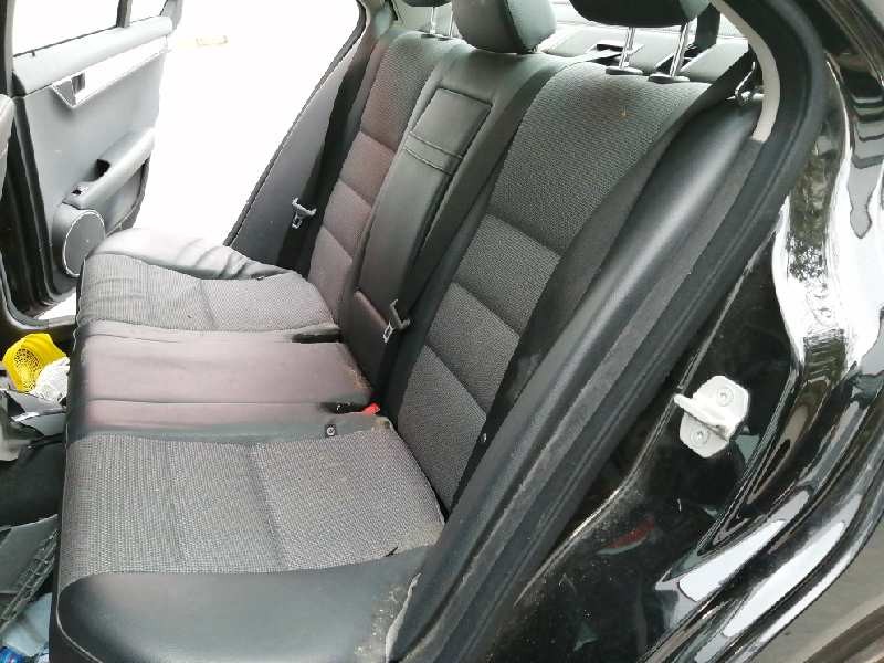 mercedes-benz clase c (w204) berlina del año 2008