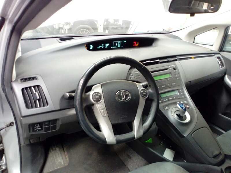 toyota prius (nhw30) del año 2011