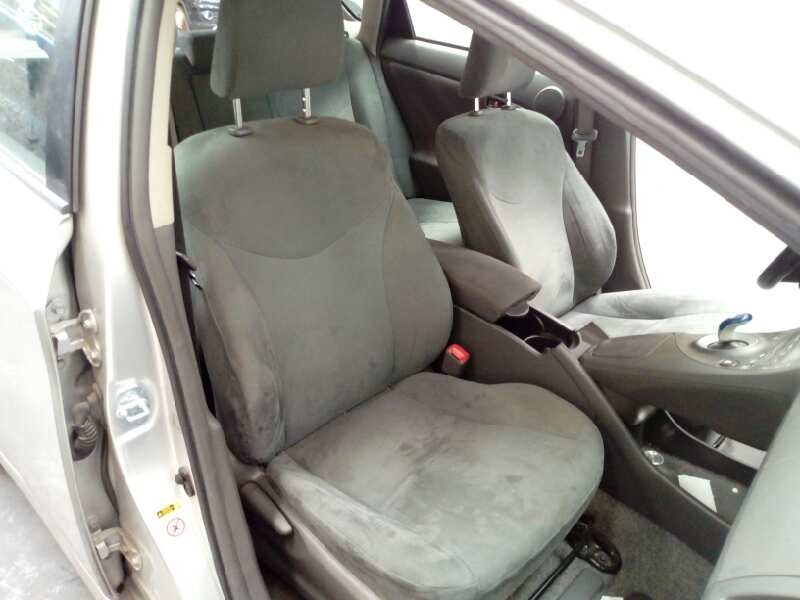 toyota prius (nhw30) del año 2011
