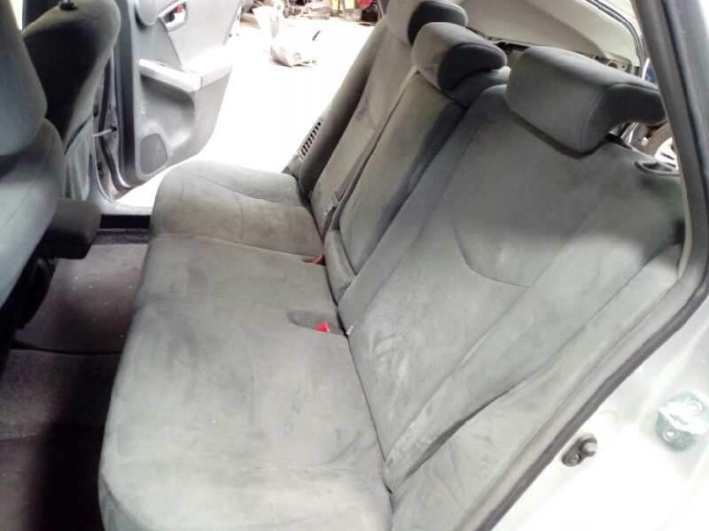 toyota prius (nhw30) del año 2011