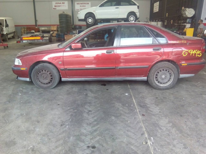 volvo s40 berlina del año 2000
