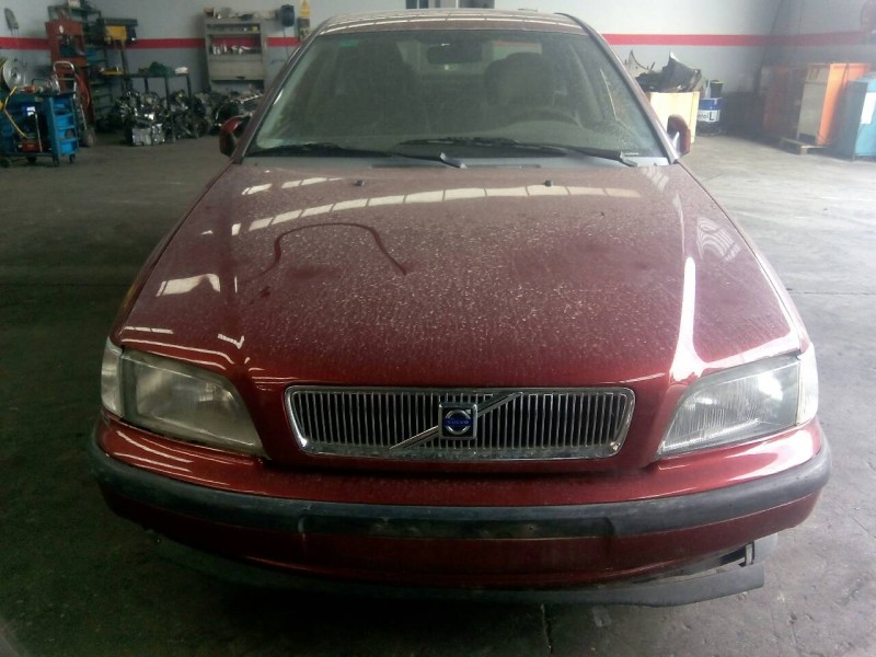 volvo s40 berlina del año 2000