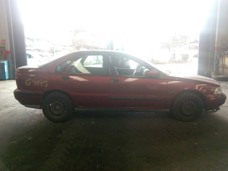 volvo s40 berlina del año 2000
