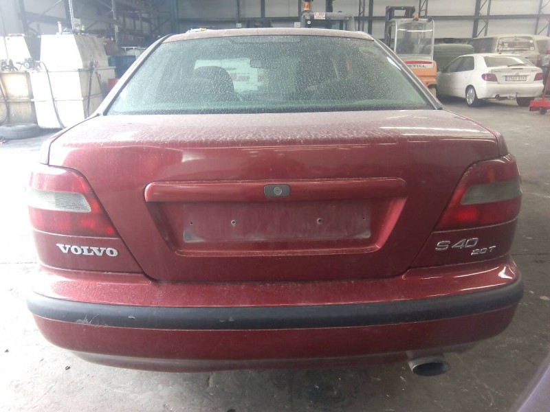 volvo s40 berlina del año 2000