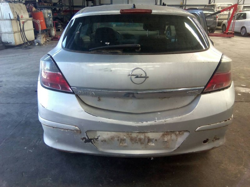 opel astra gtc del año 2004