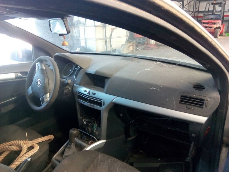 opel astra gtc del año 2004
