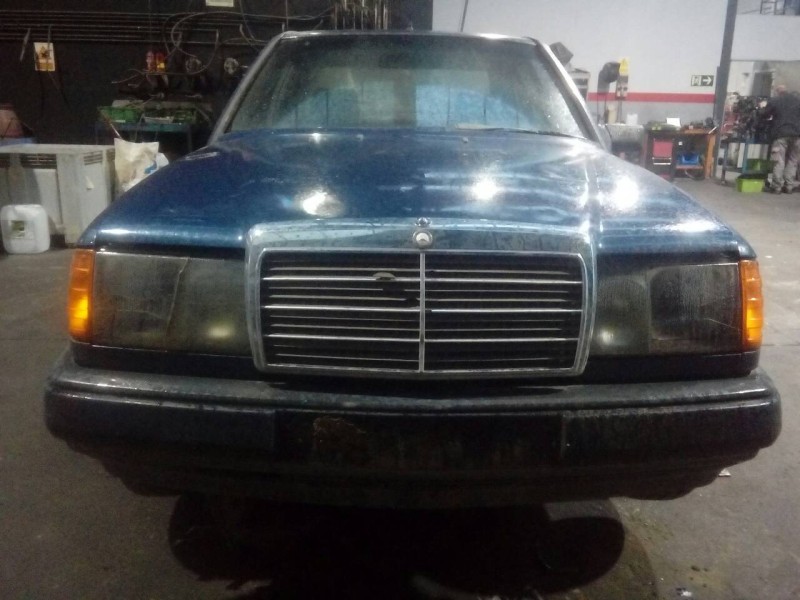 mercedes-benz clase e (w124) berlina del año 1985