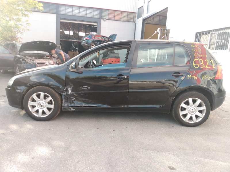 volkswagen golf v berlina (1k1) del año 2004