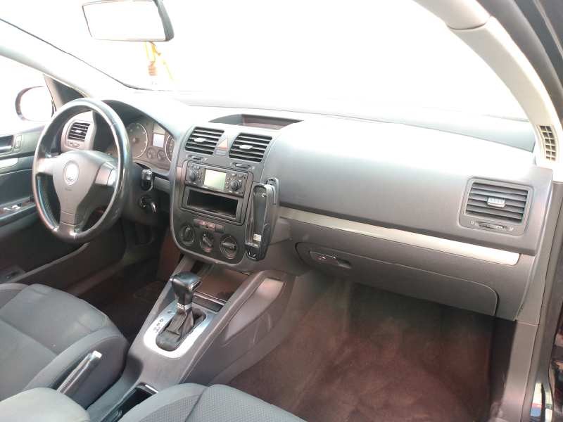 volkswagen golf v berlina (1k1) del año 2004