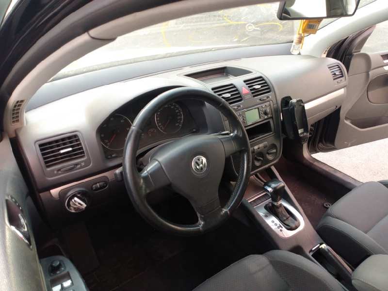 volkswagen golf v berlina (1k1) del año 2004