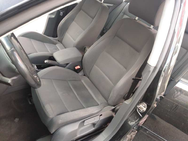 volkswagen golf v berlina (1k1) del año 2004