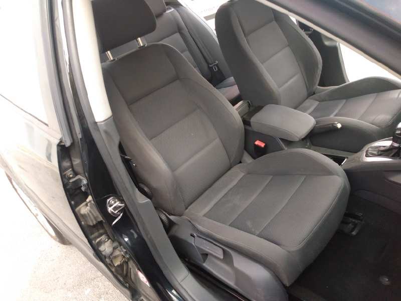 volkswagen golf v berlina (1k1) del año 2004