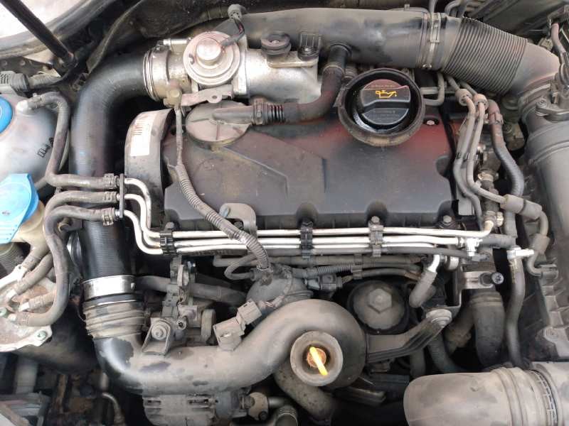 volkswagen golf v berlina (1k1) del año 2004