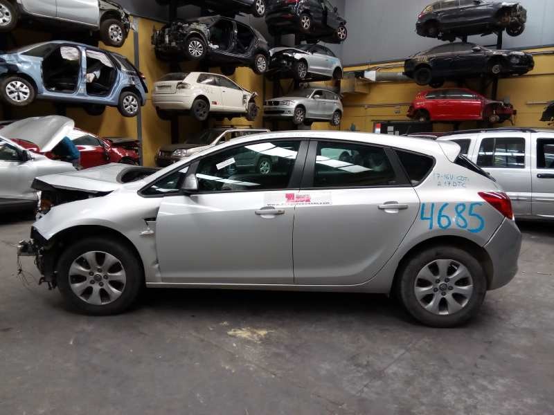 opel astra j lim. del año 2010