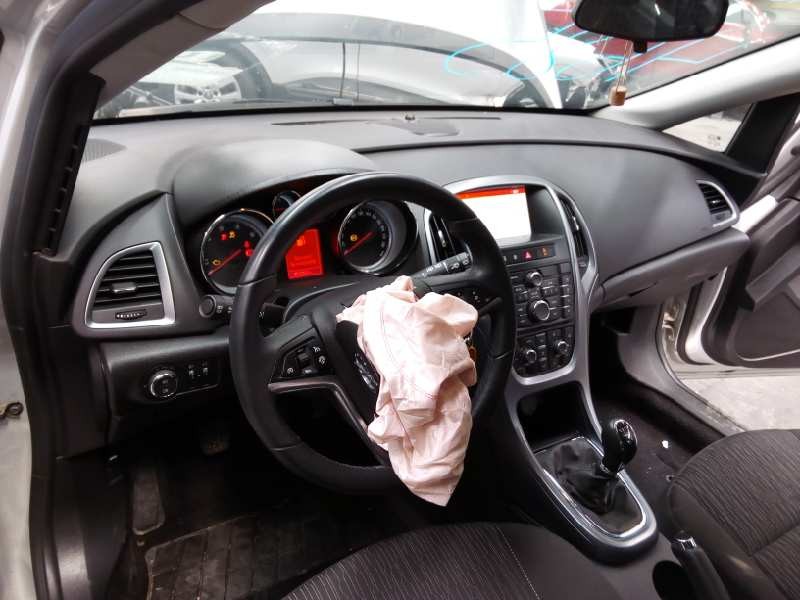 opel astra j lim. del año 2010
