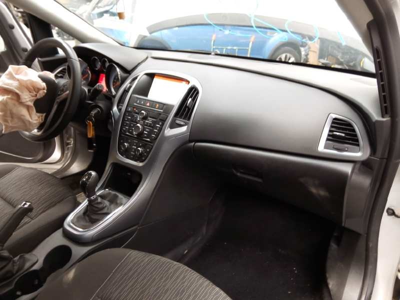 opel astra j lim. del año 2010