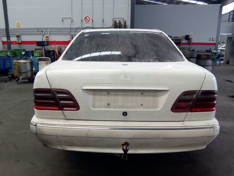 mercedes-benz clase e (w210) berlina diesel del año 1999