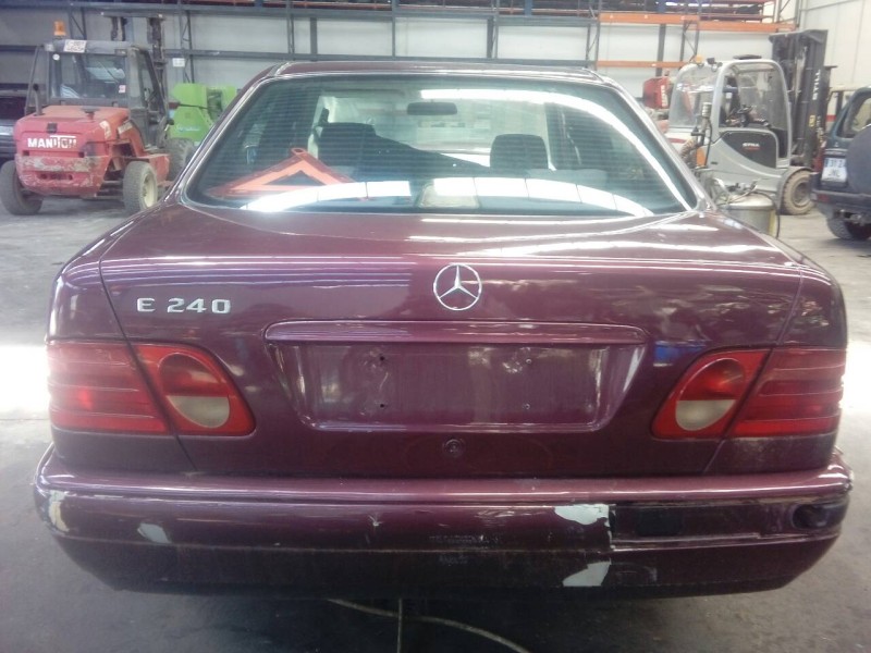 mercedes-benz clase e (w210) berlina del año 1997