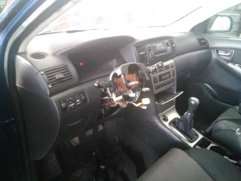 toyota corolla (e12) del año 2001