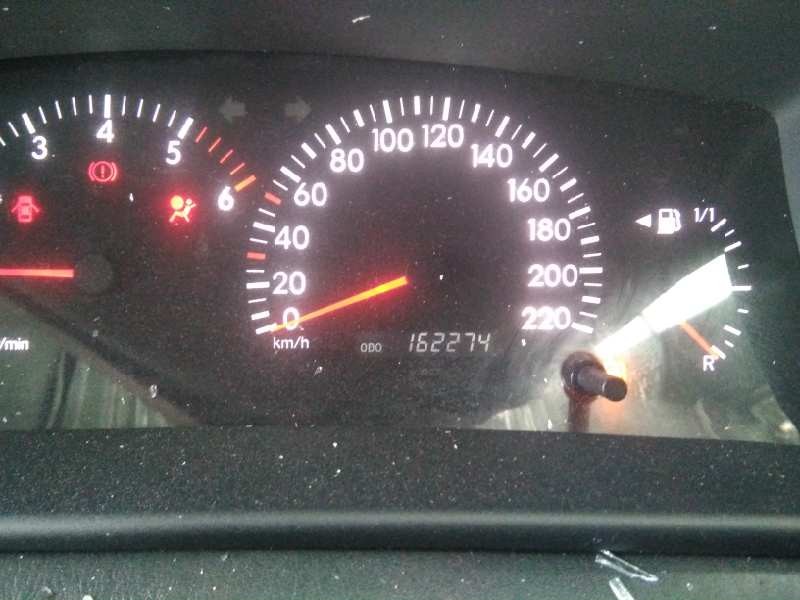 toyota corolla (e12) del año 2001