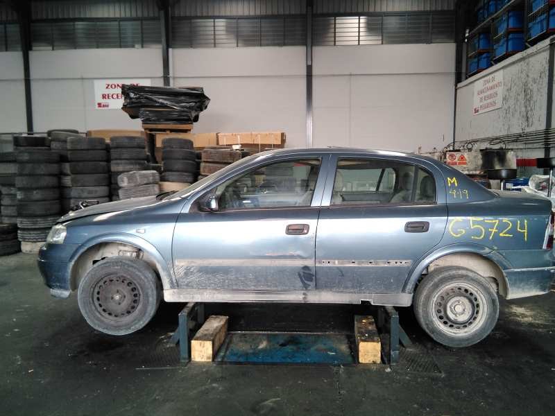 opel astra g berlina del año 2001