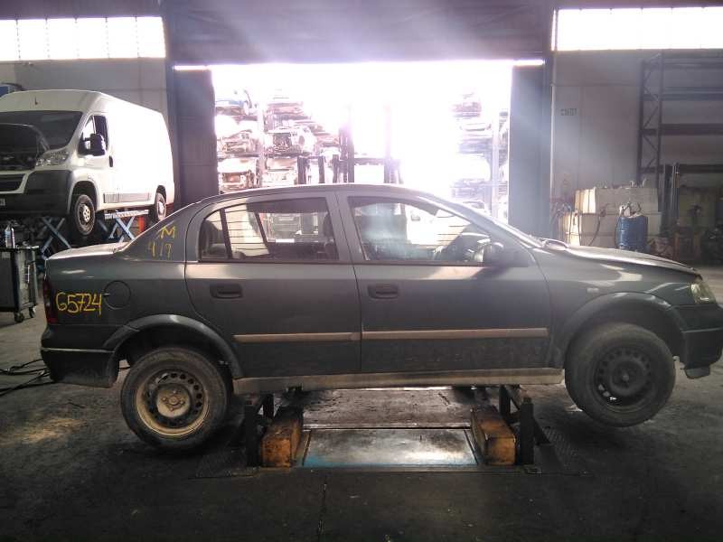 opel astra g berlina del año 2001