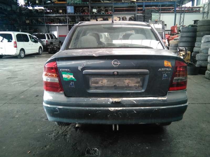 opel astra g berlina del año 2001