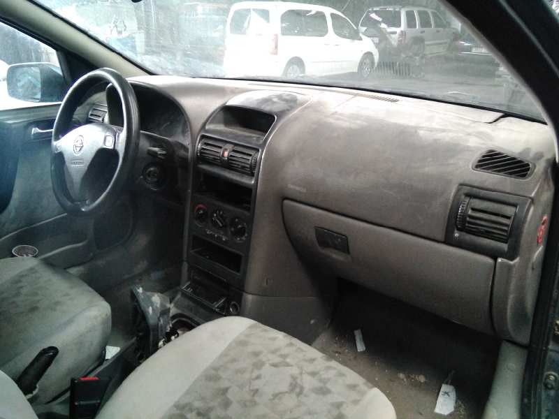 opel astra g berlina del año 2001