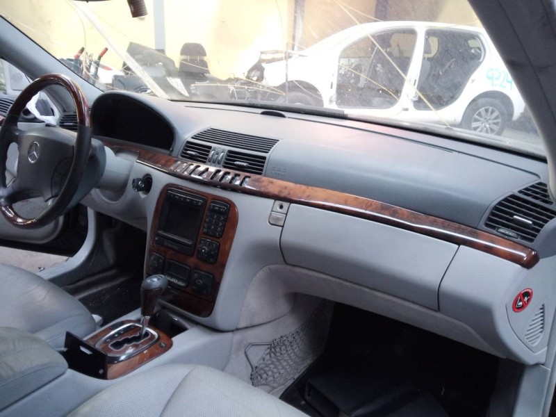 mercedes-benz clase s (w220) berlina del año 2000