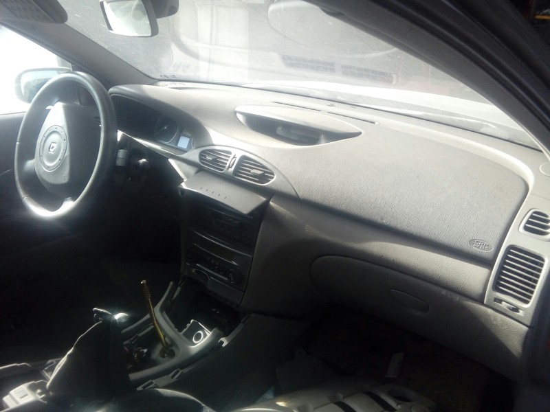 renault laguna (b56) del año 2001
