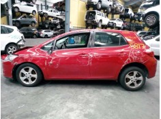 toyota auris del año 2011