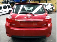 toyota auris del año 2011 2