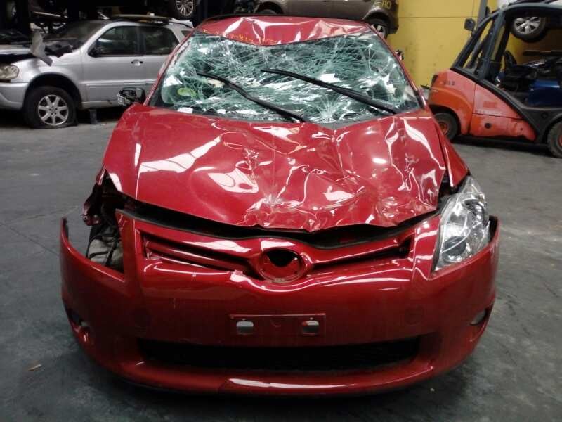 toyota auris del año 2011